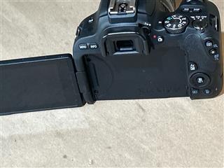 CANON EOS REBEL SL2 CAMERA